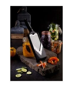 MANDOLINA MICROPLANE V-SLICER WITH JULIENNE FEATURE