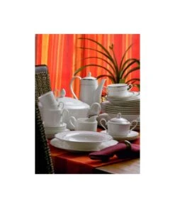 VAJILLA REGINA FILO ORO 56 PIEZAS CON JUEGO CAFÉ 27 PIEZAS